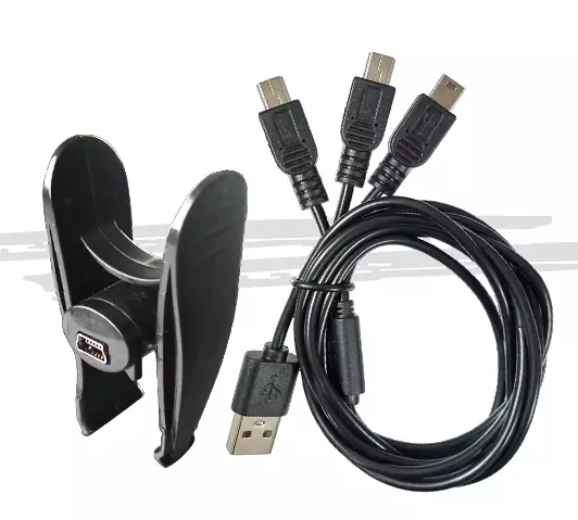 Rechargez le Déus 2 à l'aide du câble USB à 2 sorties et de la pince